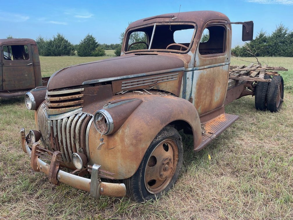 Antique Vehicles, Equipment, Tractors & Iron photo 4