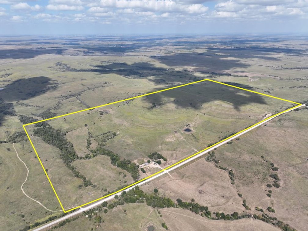 124 Ranch Rd., Grenola, KS 67346: House and Buildings on 326+- Scenic Acres, Chautauqua/Cowley County Line photo 1