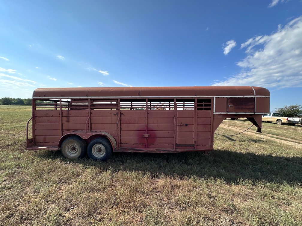 Willys Jeep, Farm & Cattle Equipment Near Rosalia photo 5