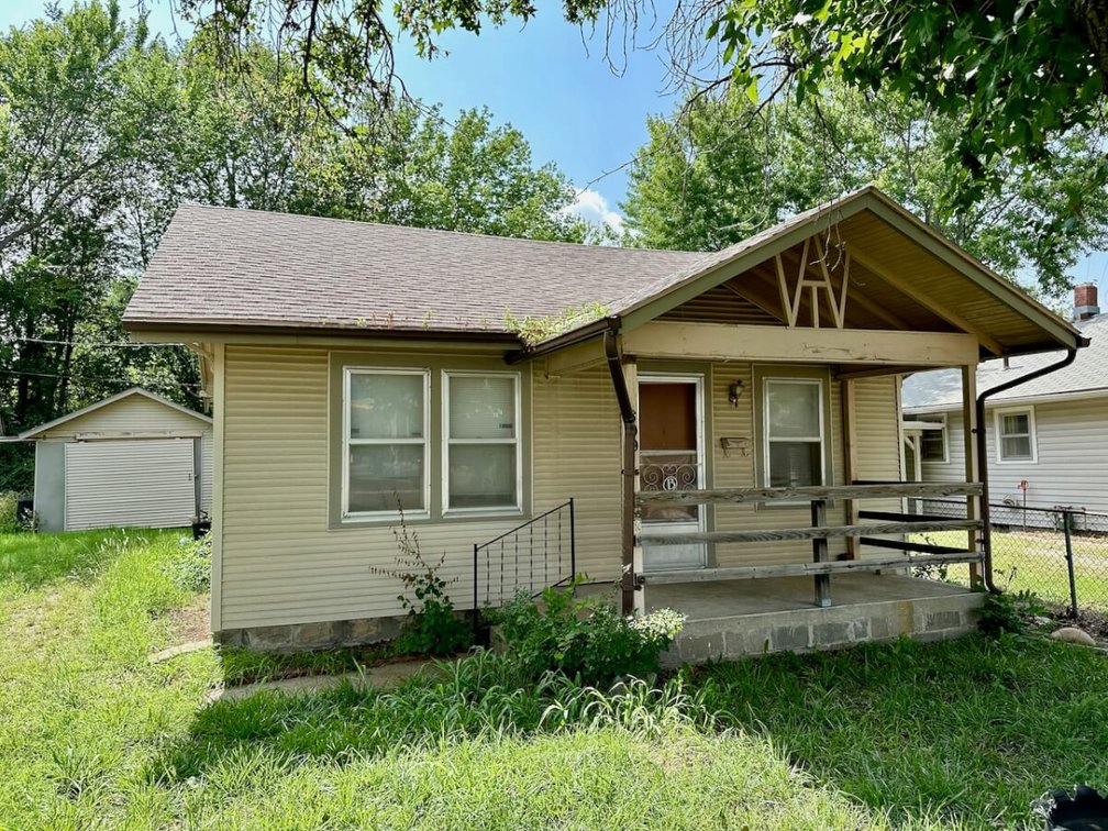 809 Alexander, Winfield, KS 67156 – 1 Bed 1 Bath Home photo 1
