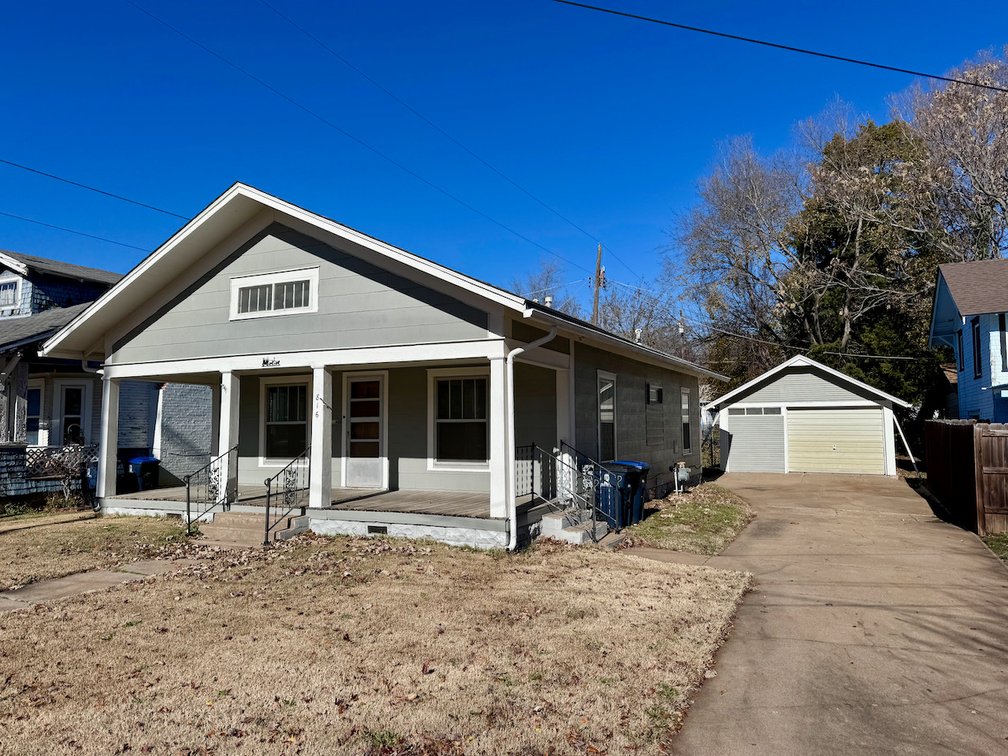 816 W 3rd Ave, El Dorado, KS 67042 – 2 Bed 1 Bath Home photo 2