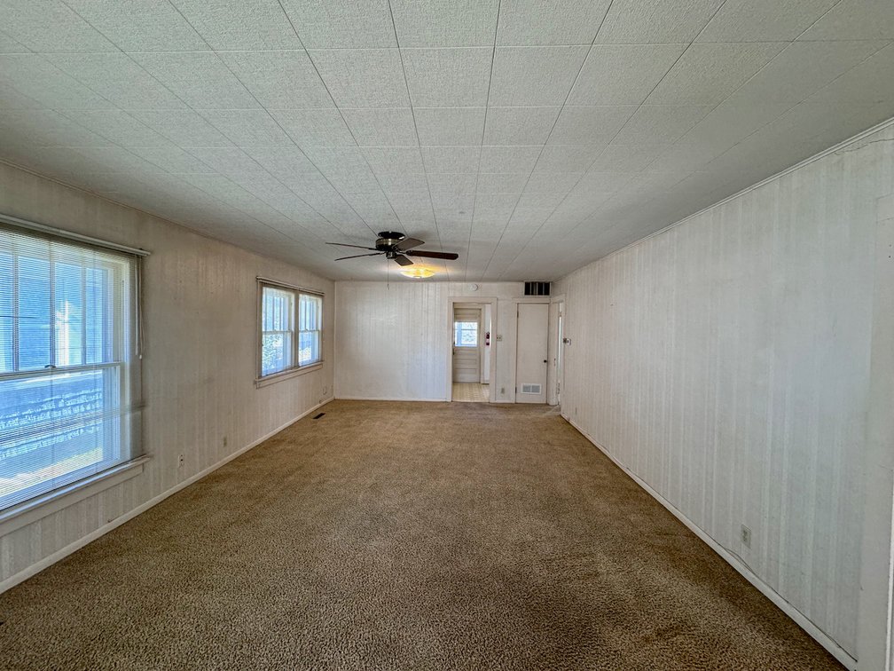 816 W 3rd Ave, El Dorado, KS 67042 – 2 Bed 1 Bath Home photo 3