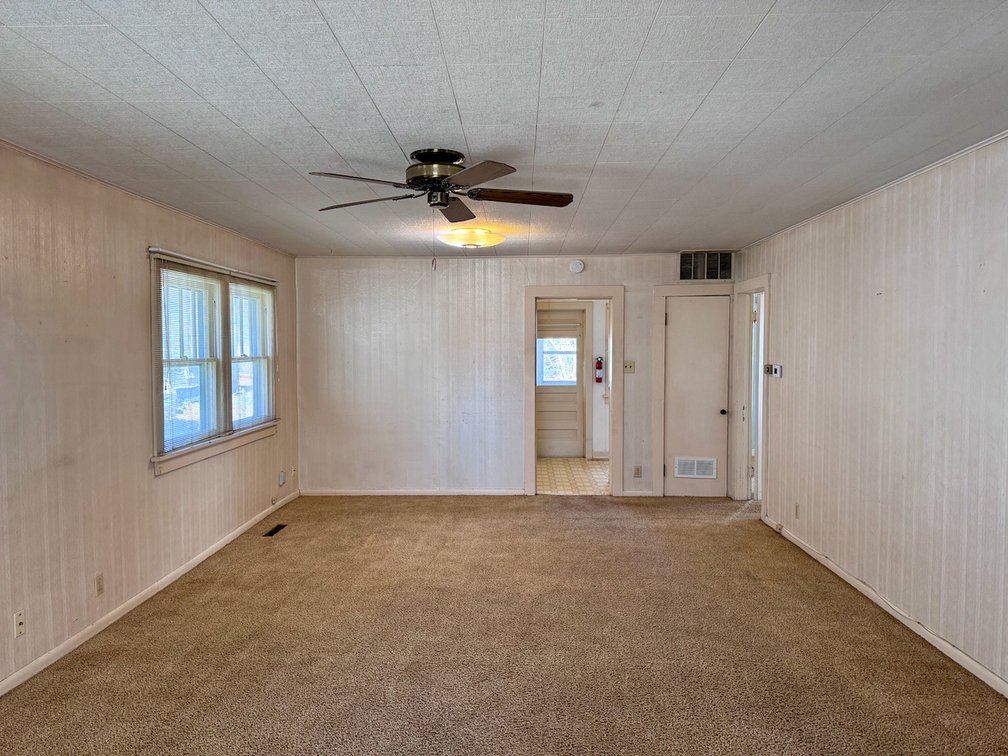 816 W 3rd Ave, El Dorado, KS 67042 – 2 Bed 1 Bath Home photo 4
