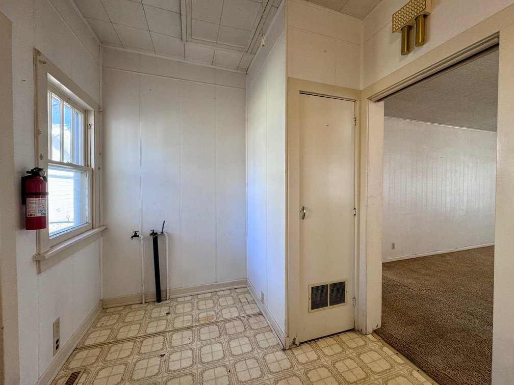 816 W 3rd Ave, El Dorado, KS 67042 – 2 Bed 1 Bath Home photo 8