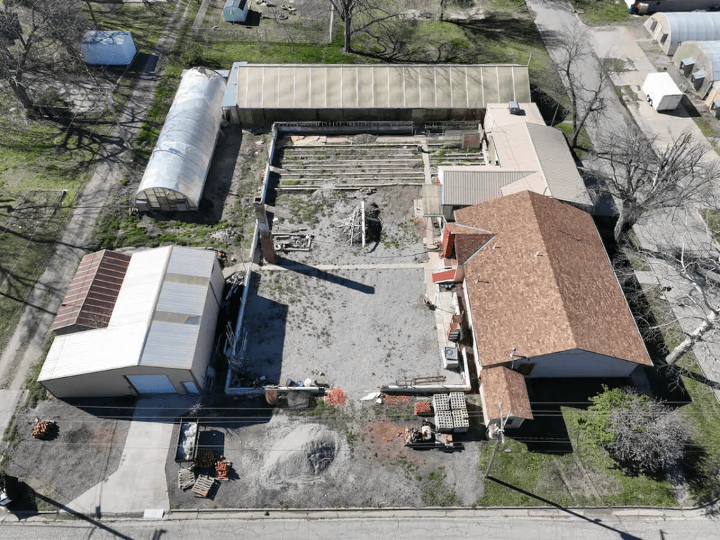 36,000+ Sq Ft Greenhouse, Warehouse, Office Space in Eureka Kansas photo 3