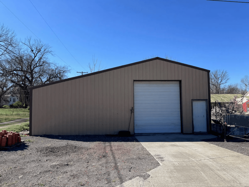 36,000+ Sq Ft Greenhouse, Warehouse, Office Space in Eureka Kansas photo 9
