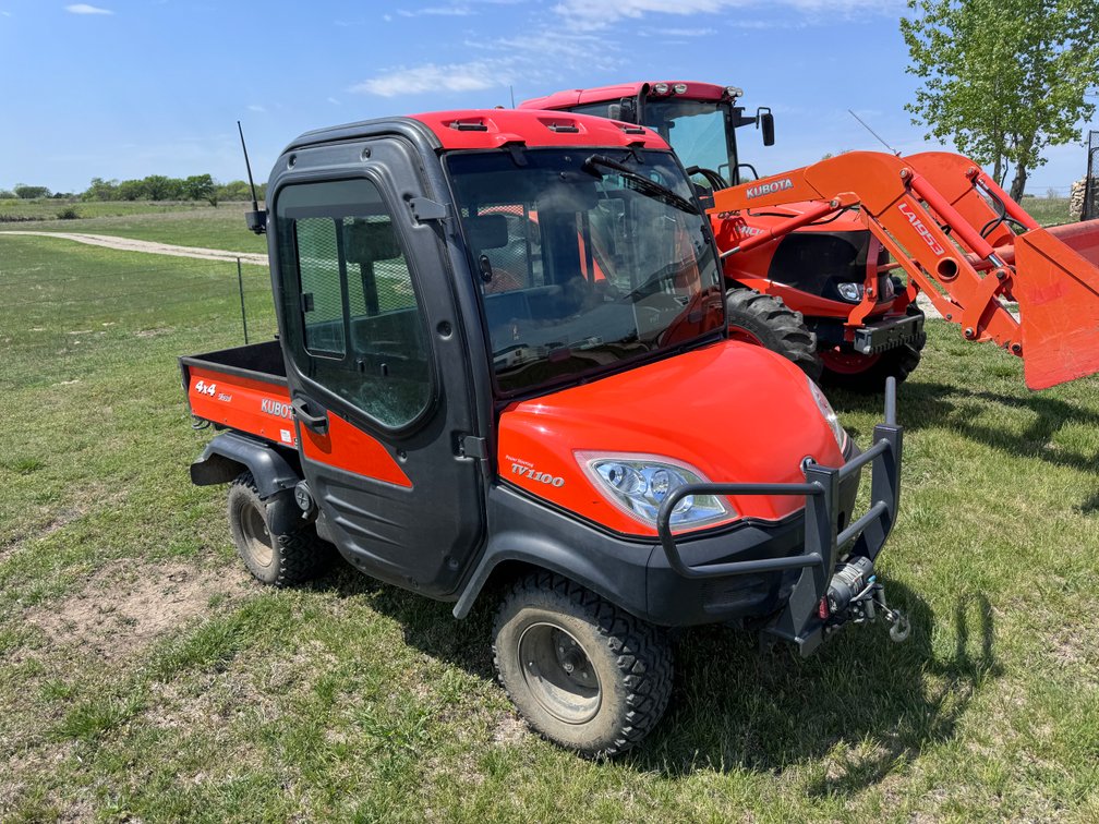 Farm Equipment Auction - Property of Don Stuber photo 3