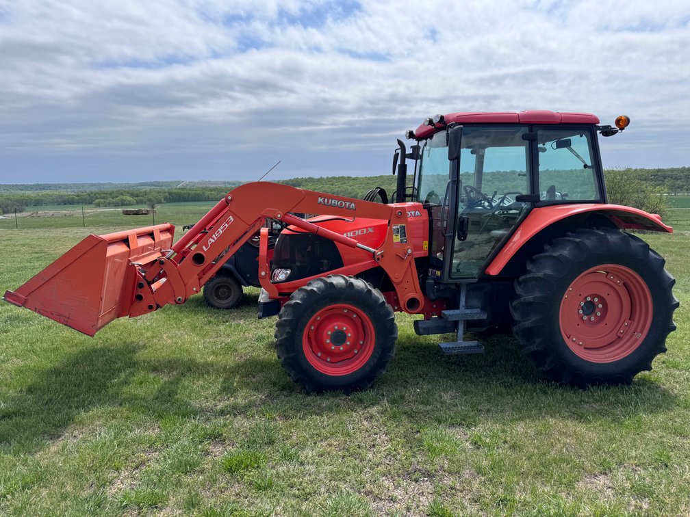 Farm Equipment Auction - Property of Don Stuber photo 4