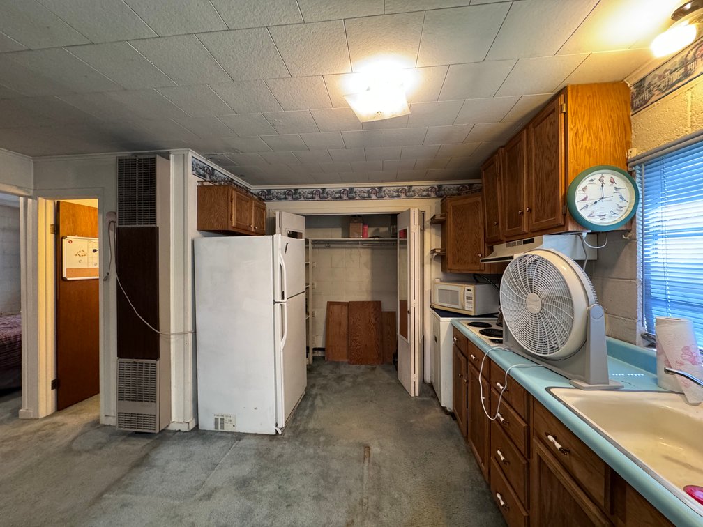 Marion County Lake House: 131 Lakeshore Dr, Marion Kansas 66861 photo 9