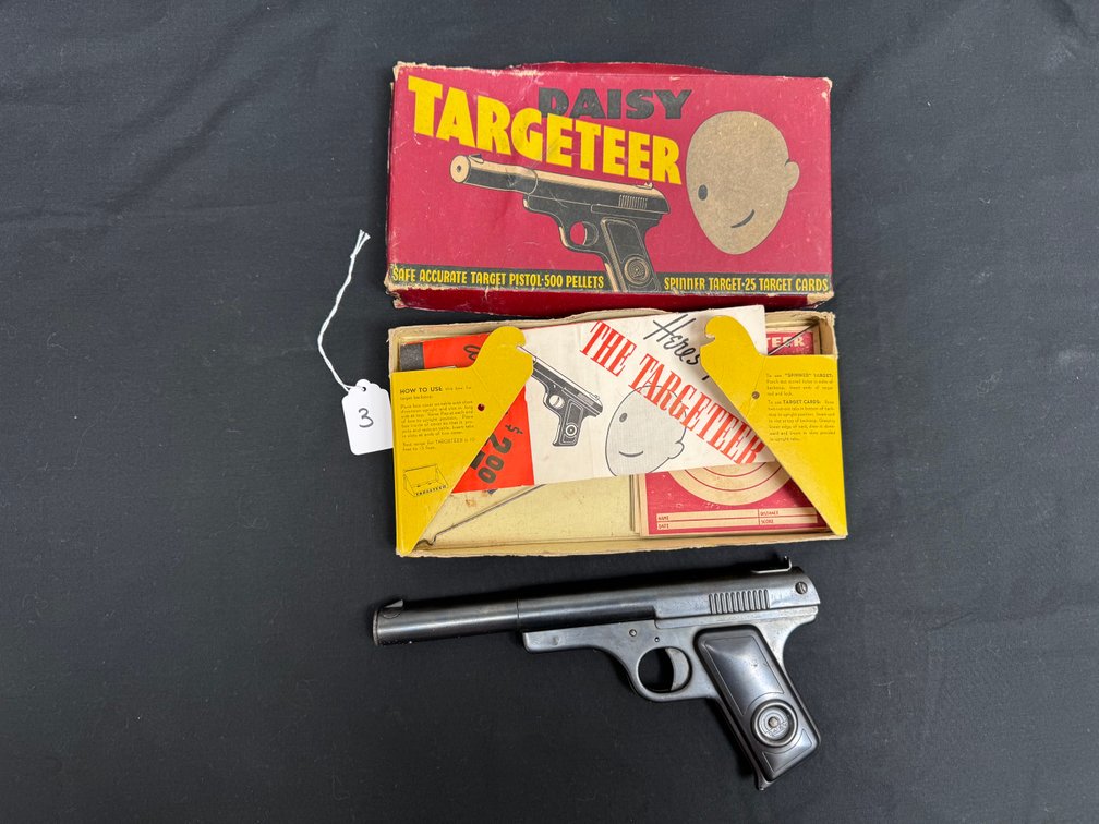 Antique Gun, Fishing Reel, Lamp Auction photo 4