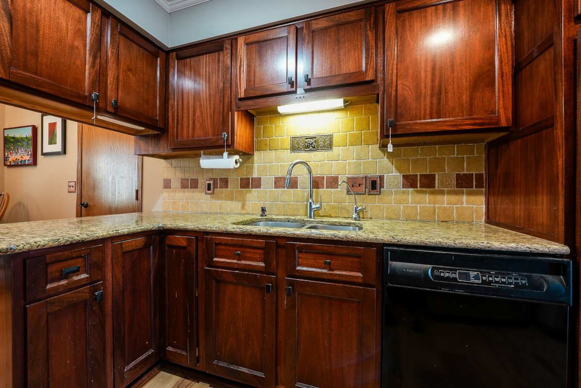 1760 S. 123rd St. East, Wichita, KS 67207 – 3 Bedroom 2 Bath Home on Nearly 1 Acre photo 6