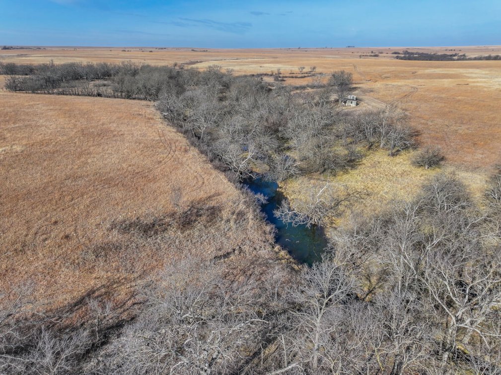 160+- Acres Chase County, Kansas Land – Flint Hills Pasture, Creek & Limestone Cabin photo 2