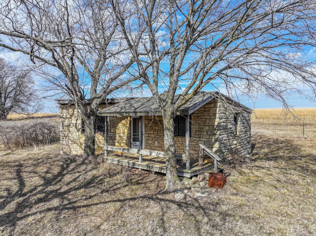160+- Acres Chase County, Kansas Land – Flint Hills Pasture, Creek & Limestone Cabin photo 3