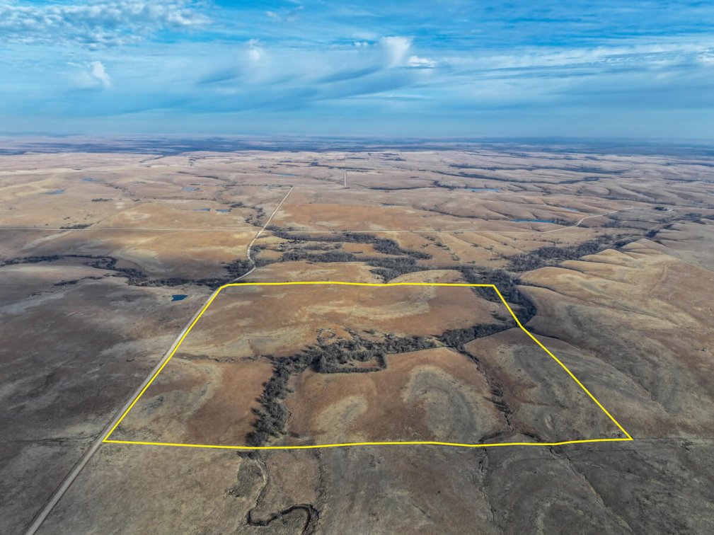 160+- Acres Chase County, Kansas Land – Flint Hills Pasture, Creek & Limestone Cabin photo 1