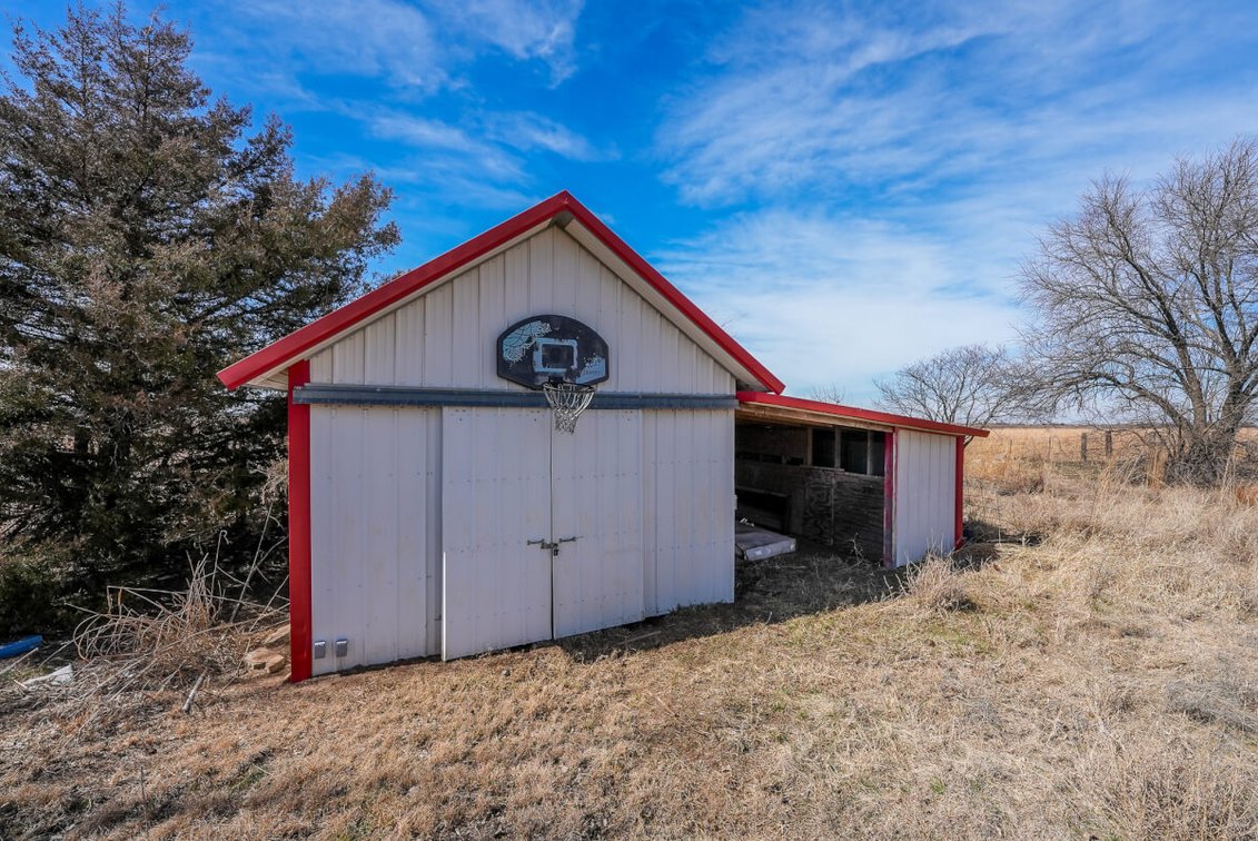 74.6 Acres Pasture, Tillable, Oil Income & Homesite – 112 SW 50th St., El Dorado, KS 67042 photo 9