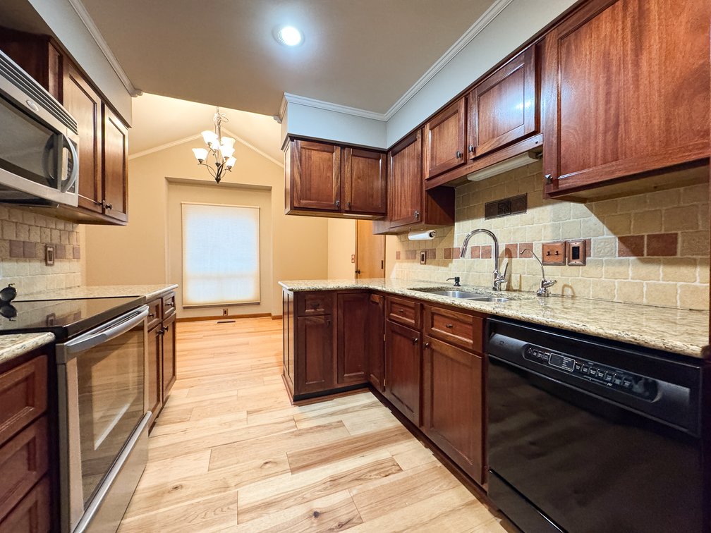 1760 S. 123rd St. East, Wichita, KS 67207 – 3 Bedroom 2 Bath Home on Nearly 1 Acre photo 8
