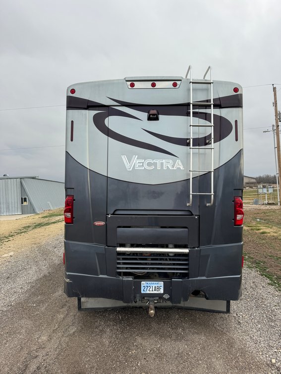 2006 Winnebago Vectra Motor Home photo 6