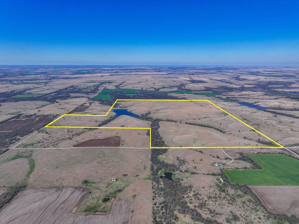 472.5 Acres in Cowley County, Ks – Watershed Lake, Pasture, Trees & Hills photo 2