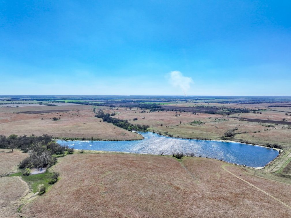 472.5 Acres in Cowley County, Ks – Watershed Lake, Pasture, Trees & Hills photo 4