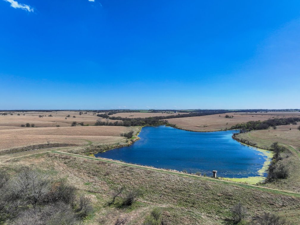 472.5 Acres in Cowley County, Ks – Watershed Lake, Pasture, Trees & Hills photo 9