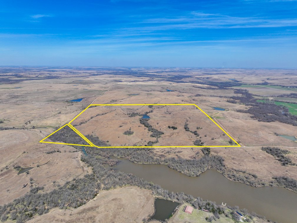 156+- Acres Greenwood County, Kansas – Pasture, Pond, Trees, Creek & Hills photo 2