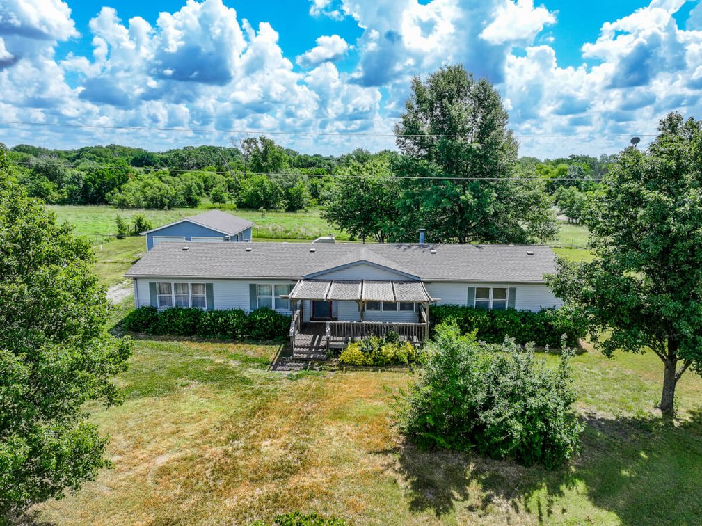 18156 SW Tawakoni Rd, Rose Hill KS 67133 – 9.4 Acres, 3 Bed 2 Bath, Garage, Shop & Pond photo 4