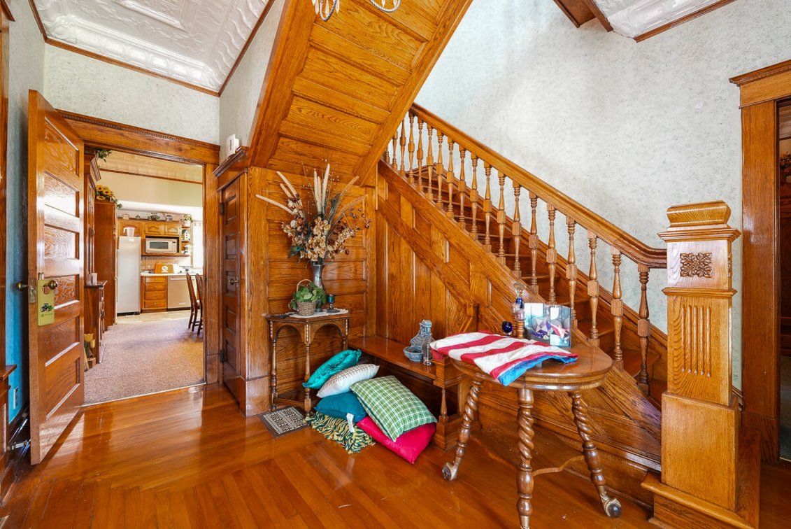 438 E Main St, Mount Hope, KS 67108: 4 Bed 2.5 Bath Classic Home and Shop photo 4