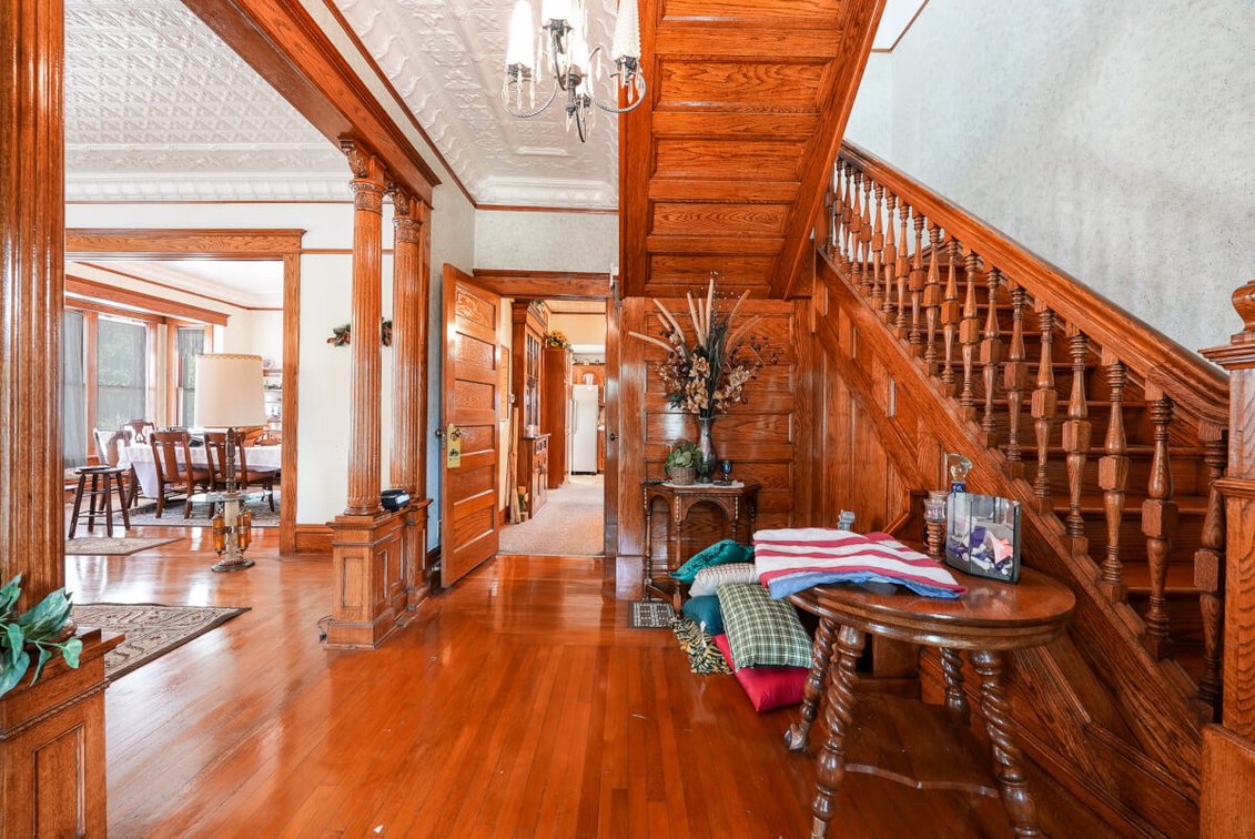 438 E Main St, Mount Hope, KS 67108: 4 Bed 2.5 Bath Classic Home and Shop photo 5