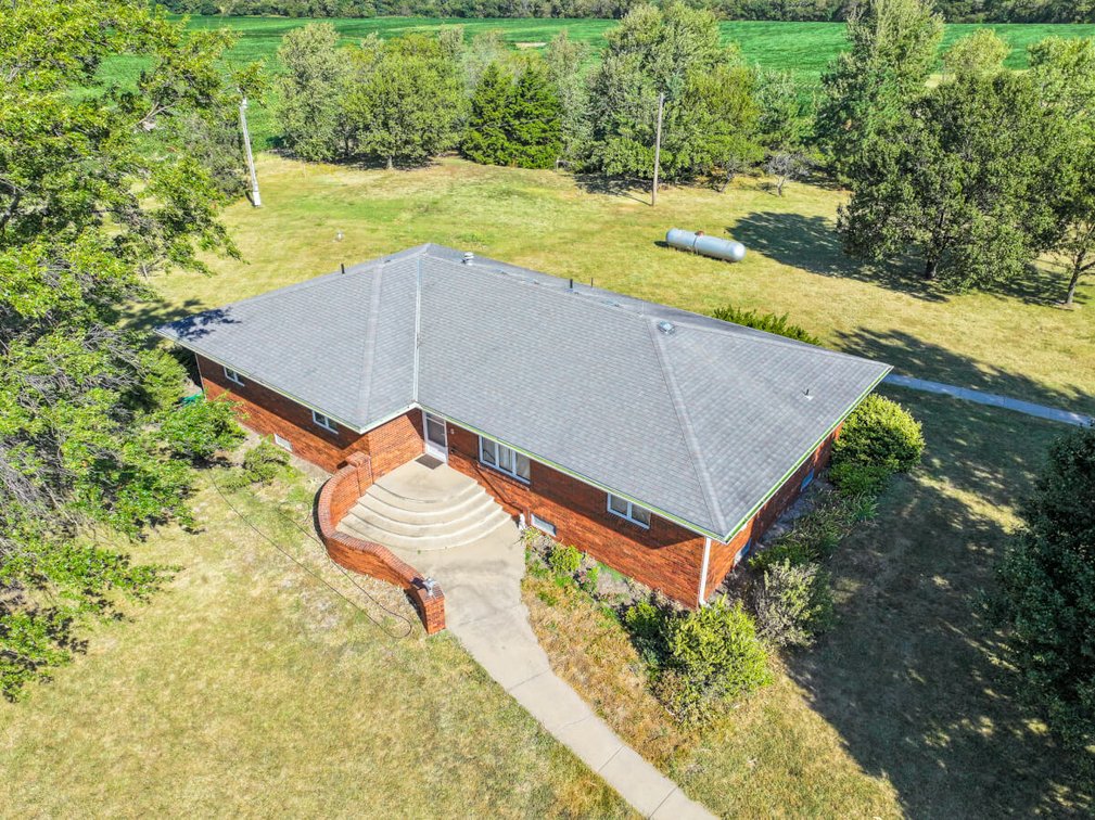 15592 NW 60th, Whitewater, Kansas – Brick home on 9.6+/- acres photo 3