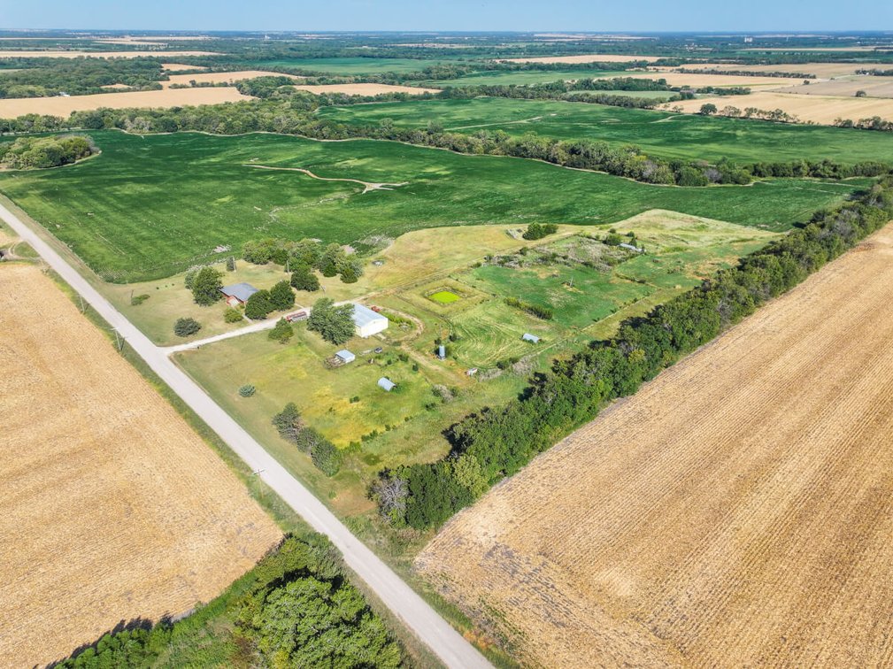 15592 NW 60th, Whitewater, Kansas – Brick home on 9.6+/- acres photo 6
