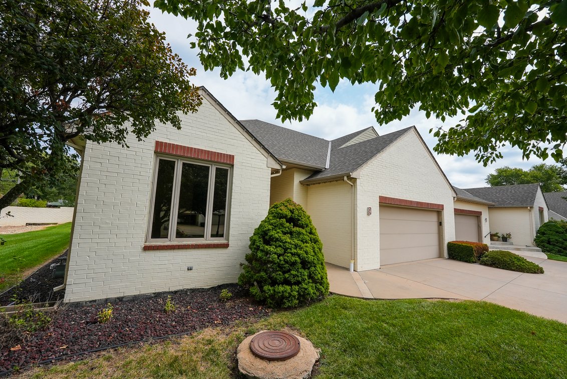 BentGrass Condo: 1770 Country Club Rd #9, El Dorado, KS 67042 photo 2