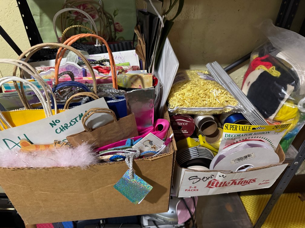 Contents of utility room EXCLUDING washer and dryer photo 4