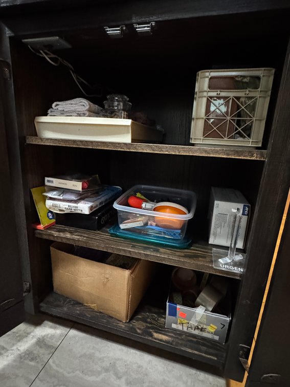 Contends of bottom cabinet