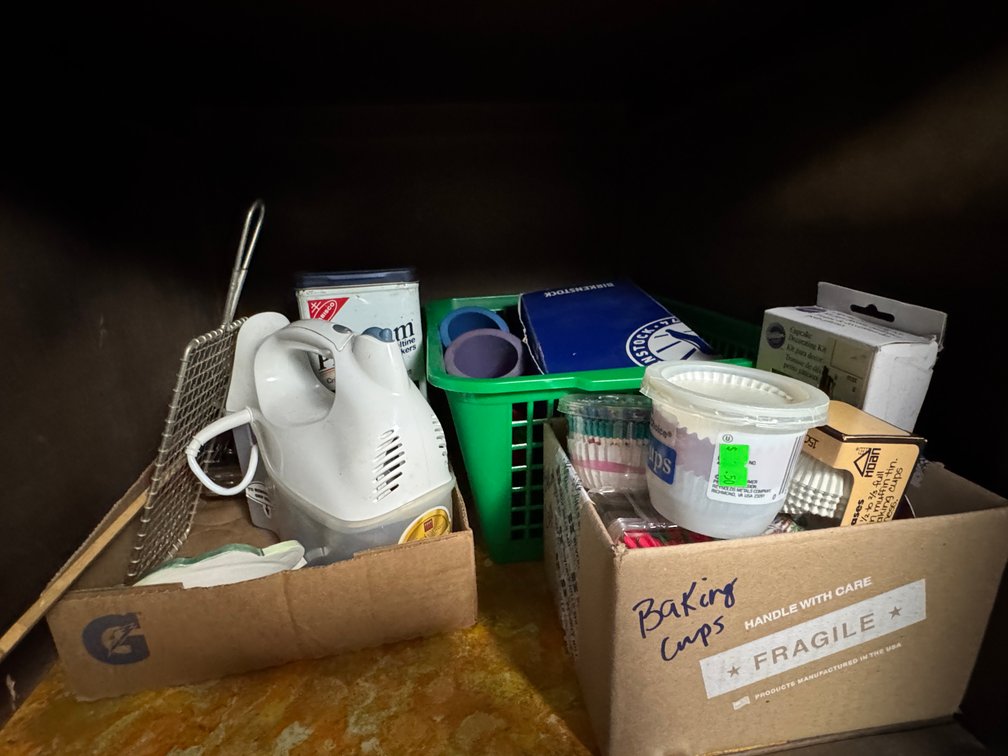 Hand Mixer, Baking Cups, Kitchen Misc
