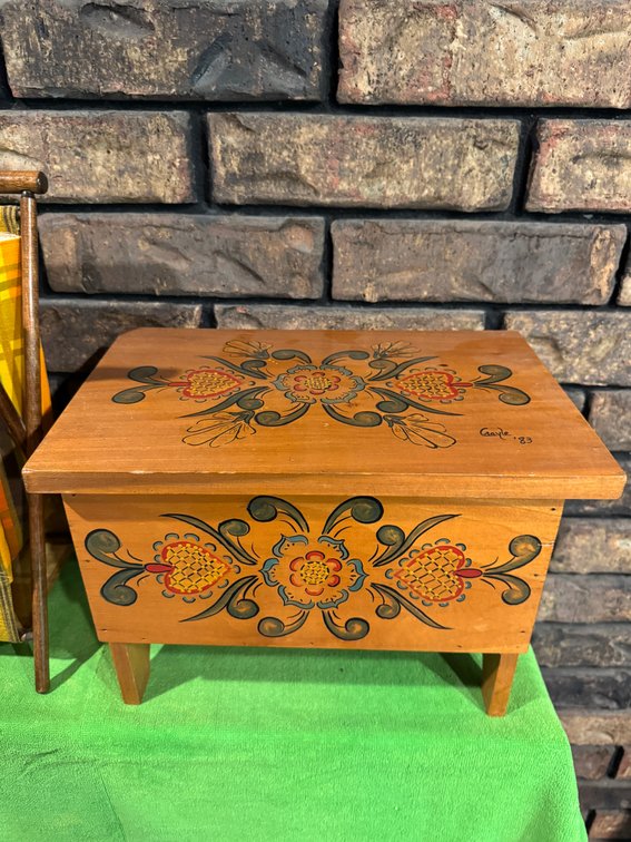 Wood Stool and Magazine Rack photo 3