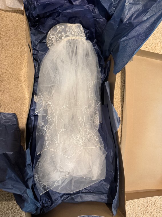 1982 Petite about size 4 Wedding dress, Preserved photo 2