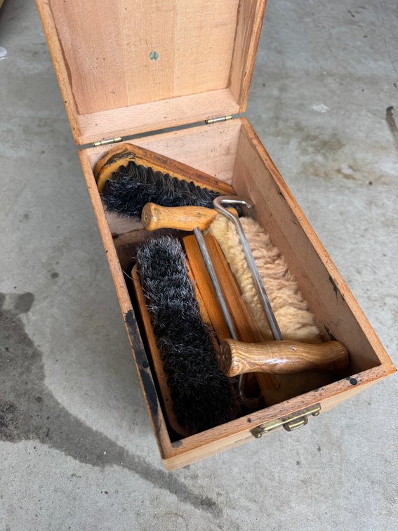 Shoe cleaning kit