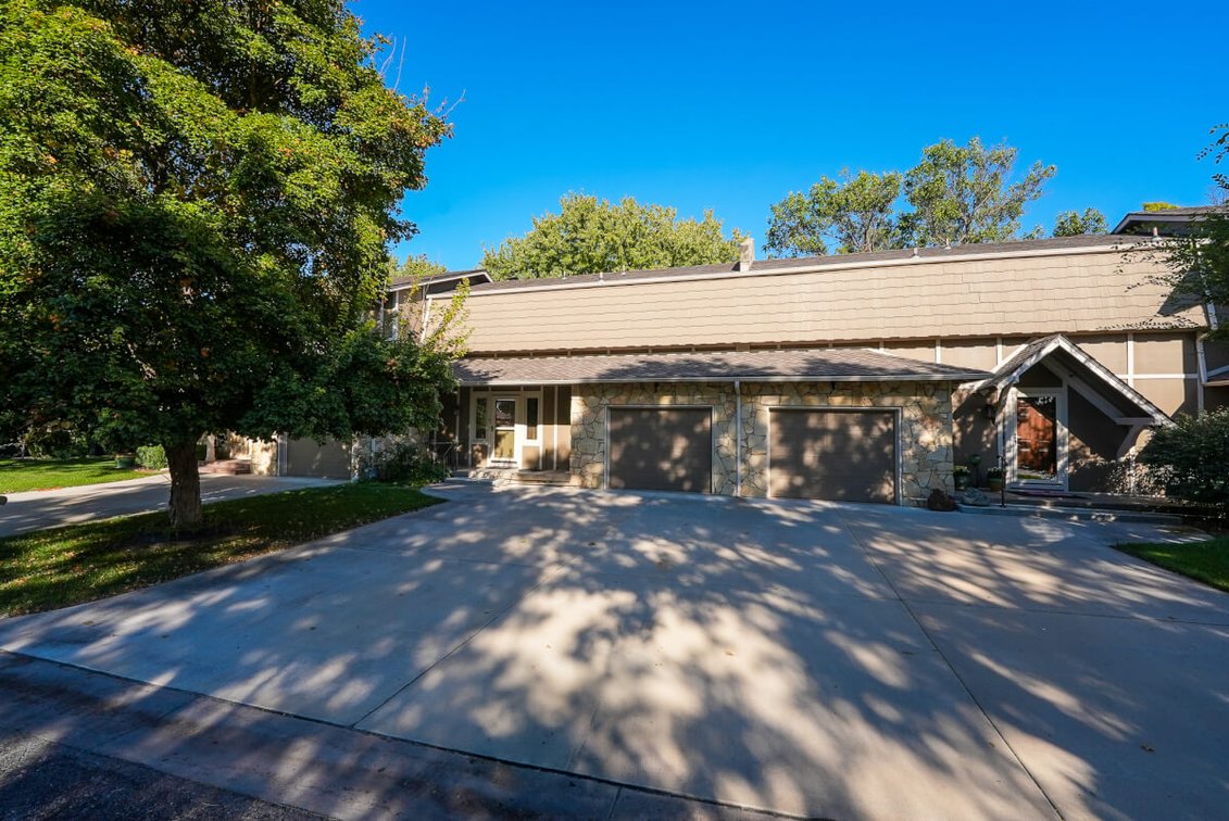 Rolling Hills Estates Condominium: 120 S Maize Rd. Unit 23, Wichita, KS 67209 photo 2