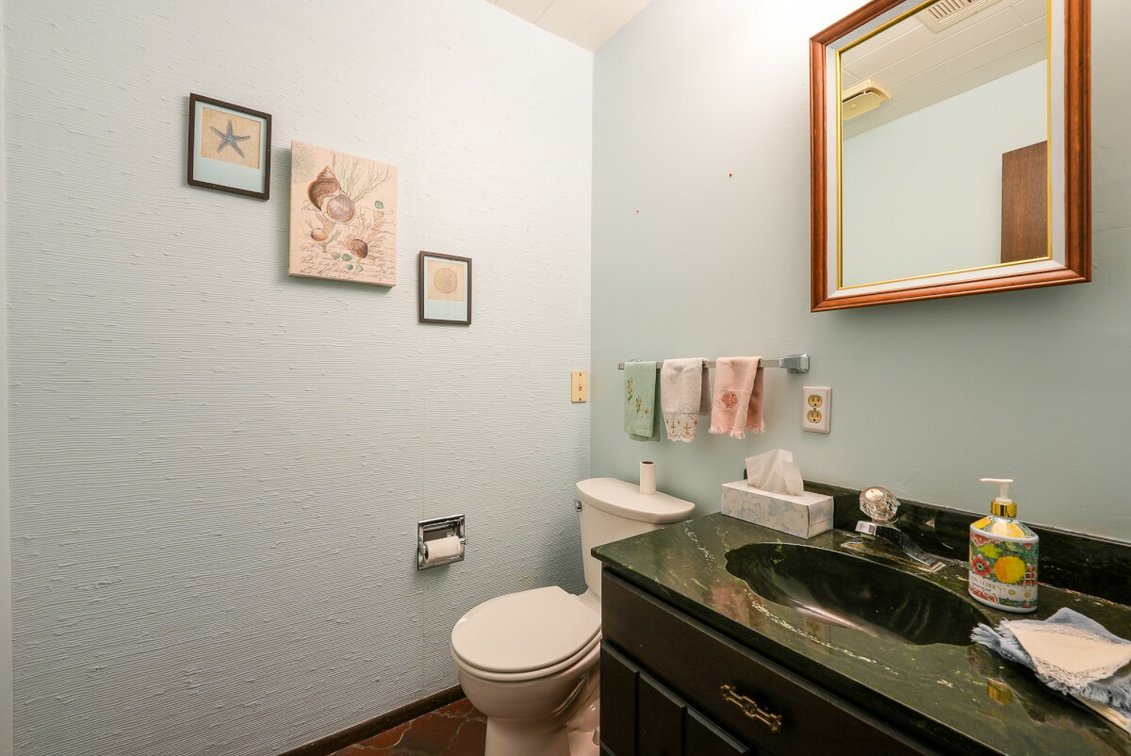 Rolling Hills Estates Condominium: 120 S Maize Rd. Unit 23, Wichita, KS 67209 photo 9