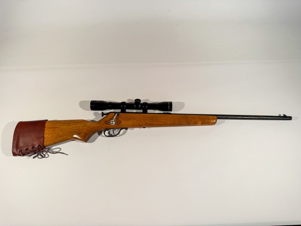 Sears Roebuck JC Higgins Model 41 22 S/L/LR Bolt Action Rifle SN 10319770 with Tasco 4x-32 Scope
