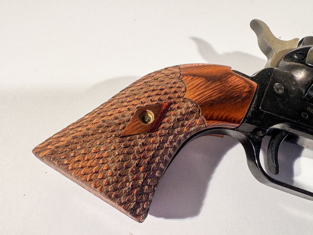 Heritage Rough Rider 22 Single Action Revolver SN 33054 with Leather Holster photo 4
