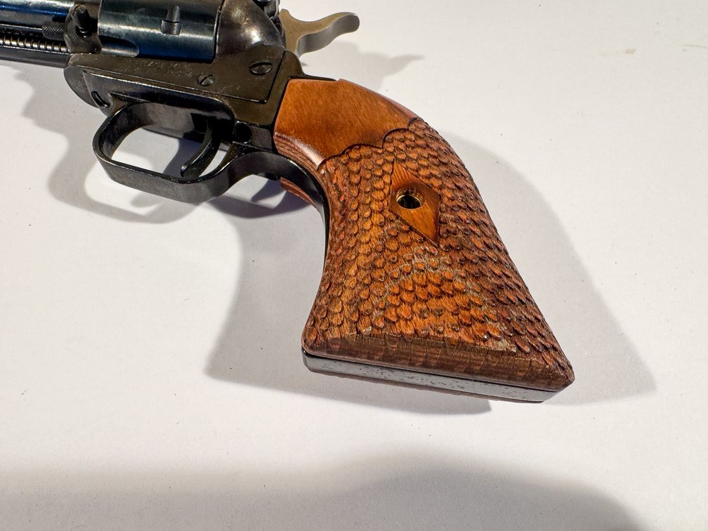 Heritage Rough Rider 22 Single Action Revolver SN 33054 with Leather Holster photo 6