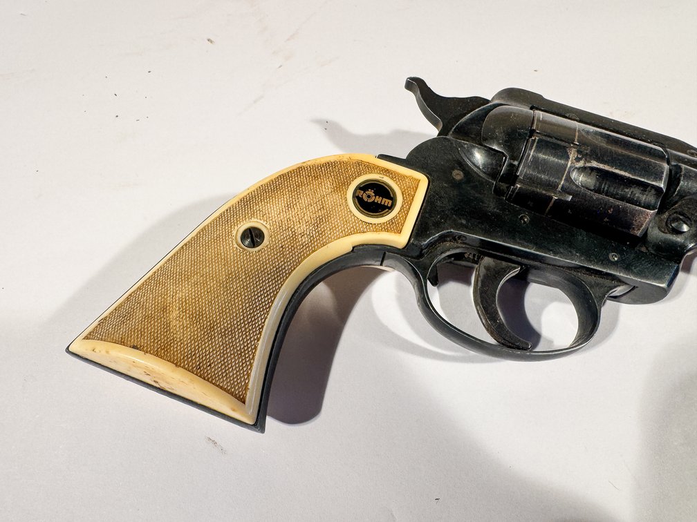 Rohmgmbh RG63 22 Magnum Double Action Revolver SN 066174 with Leather Belt Holster photo 4