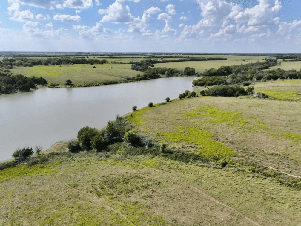640+- Acres Flint Hills Ranch, Butler County, Kansas; Watershed Lake, Pasture, Pens & Hunting photo 5