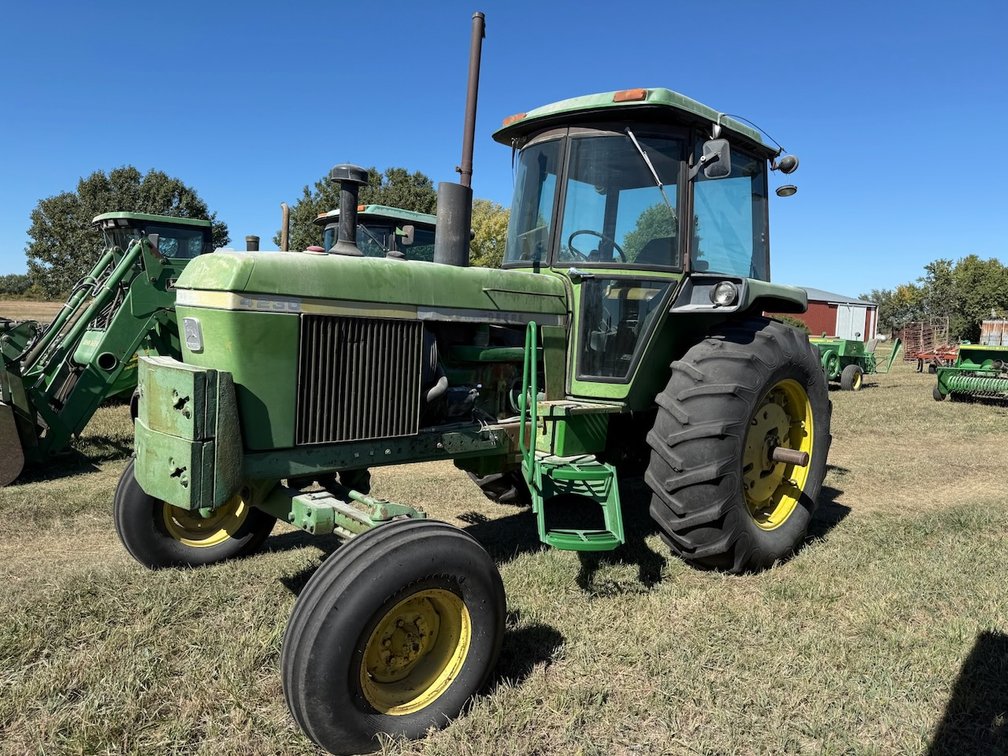 Ted and Karen Corbin Auction – Farm & Cattle Equipment photo 4