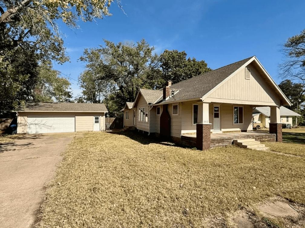 1012 W Towanda Ave, El Dorado, KS 67042 - Investment Real Estate Auction photo 1