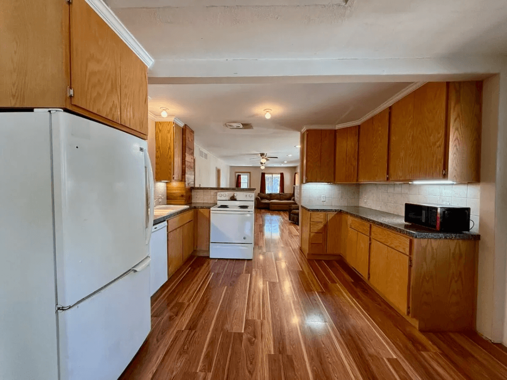 1012 W Towanda Ave, El Dorado, KS 67042 - Investment Real Estate Auction photo 5
