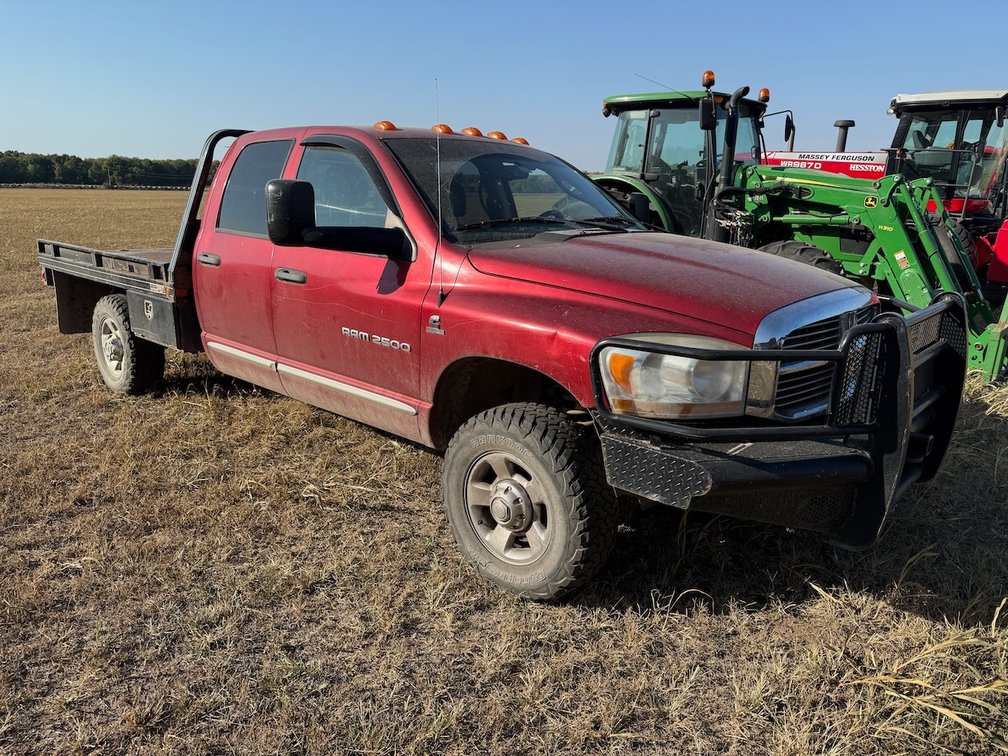 Farm and Cattle Equipment Auction Near Winfield Kansas photo 2
