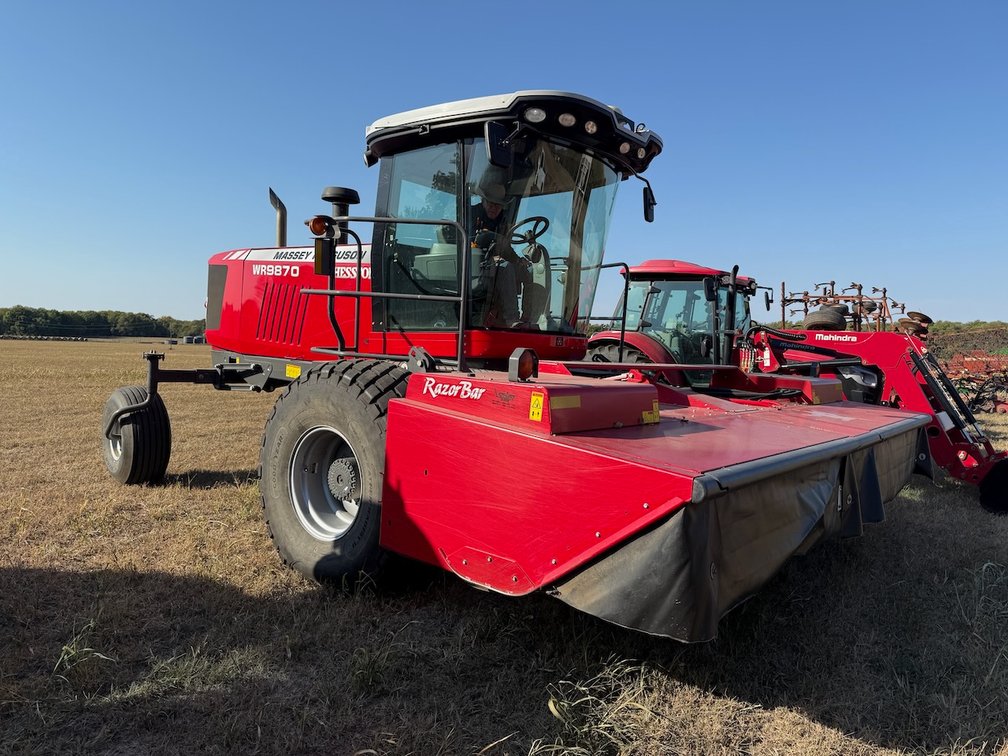 Farm and Cattle Equipment Auction Near Winfield Kansas photo 4