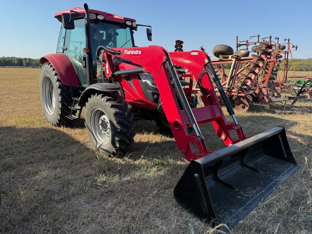 Farm and Cattle Equipment Auction Near Winfield Kansas photo 5